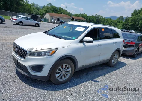 2017 Kia Sorento 3.3L Lx z USA, uszkodzony, nr VIN 5XYPGDA55HG197989